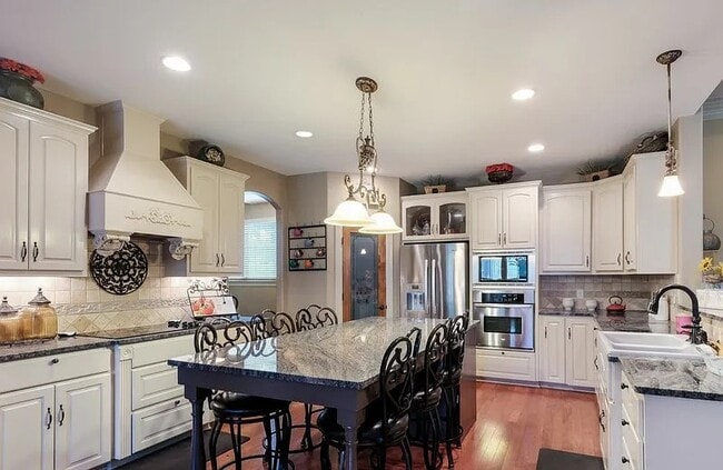 Photo - 148 Legacy View