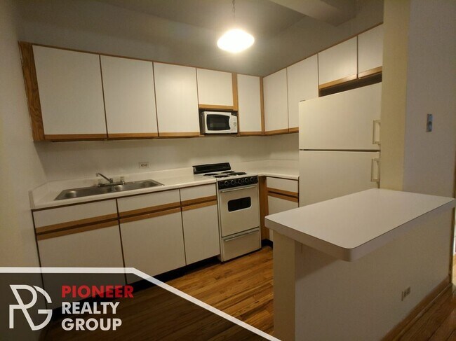 Photo - 635 W Barry Ave Unit 302