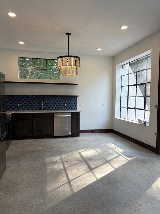 Building Photo - 485 1st Ave