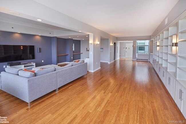 Photo - 3751 Riverdale Ave Unidad 5A