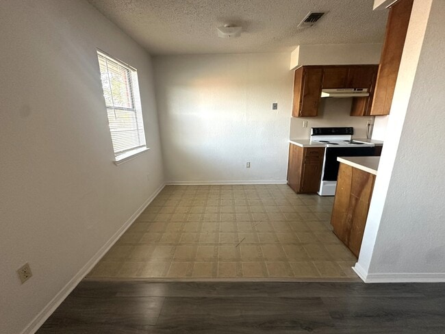Photo - 811 N 5th St Unit 811 N 5th Street