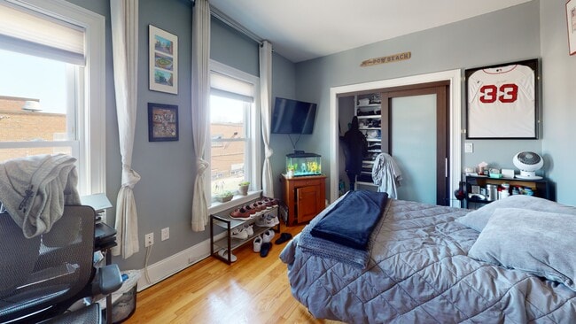 Photo - 735 E 3rd St