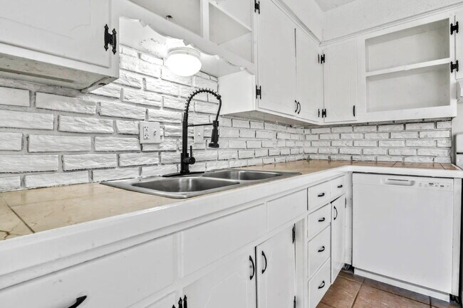 Photo - Beautifully Renovated 3 Bedroom Home in KCK Available Now!  1st Month's Rent is FREE!