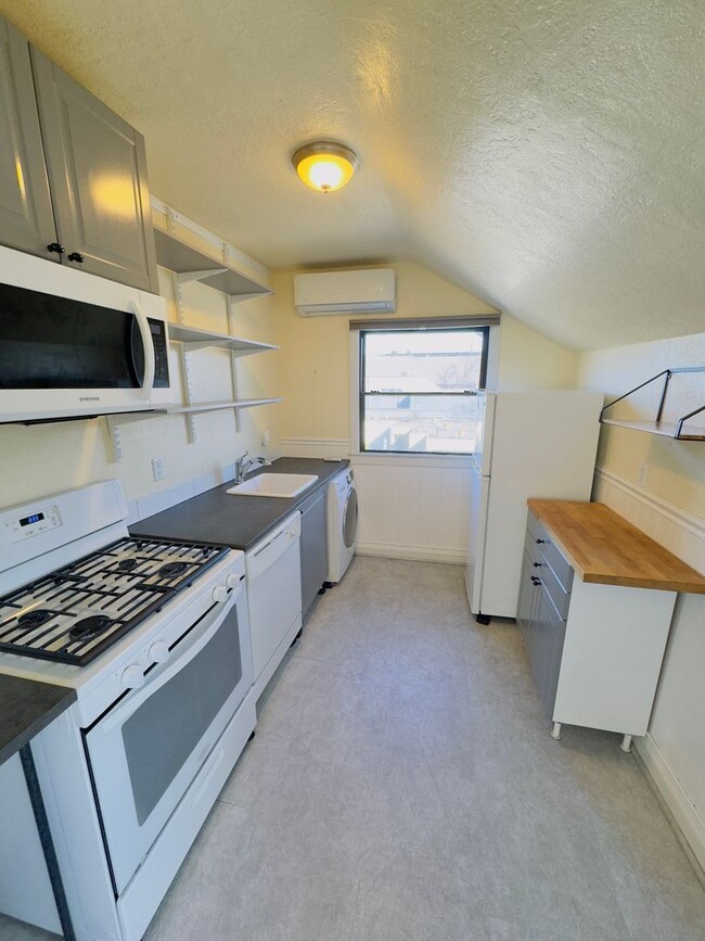 Photo - 830 Fifth Ave Unit 828