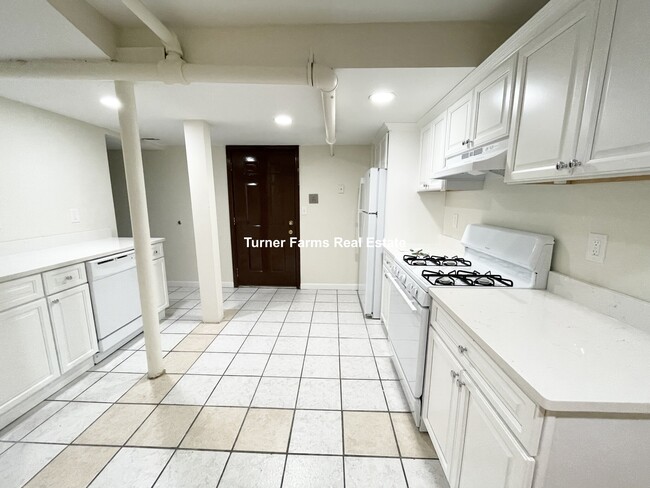 Photo - 157-165 Hemenway St Apartments