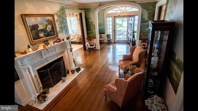 Photo - 605 Bank Ave