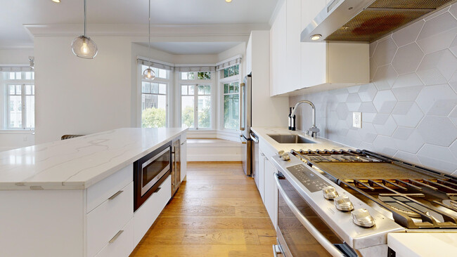 Building Photo - 1305 Lombard St Unit 1