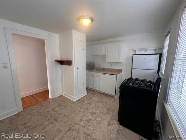 Photo - 122 W Houstonia Ave