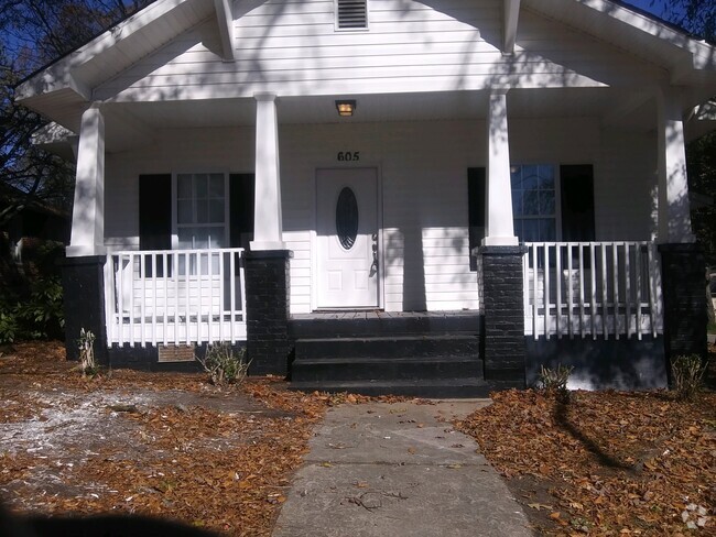 Front Entrance - 605 Hawthorne Ave Rental