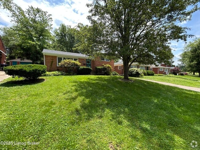 Building Photo - 1608 Whippoorwill Rd Rental