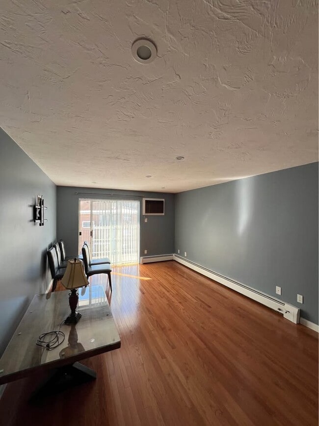 Photo - 383 Huse Rd Unidad #40