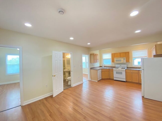 Building Photo - 289 Merrimack St Unit 7