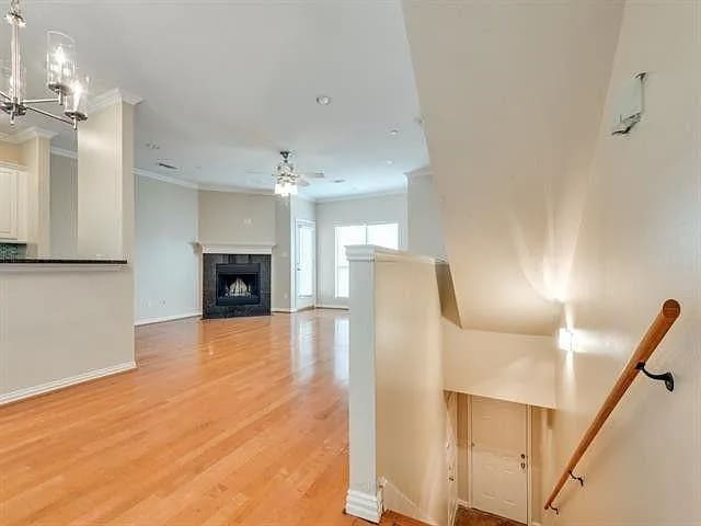 Sala de estar - 2407 Stutz Dr Unidad B2