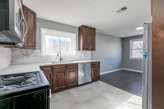 Photo - 5843 N Cicero Ave