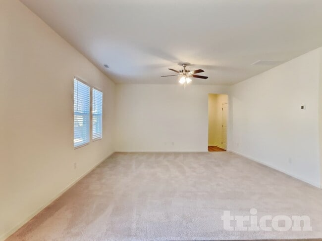 Photo - 130 Lynnridge Dr
