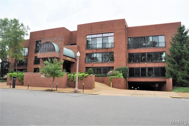 Building Photo - 4540 Laclede Ave Unit 304
