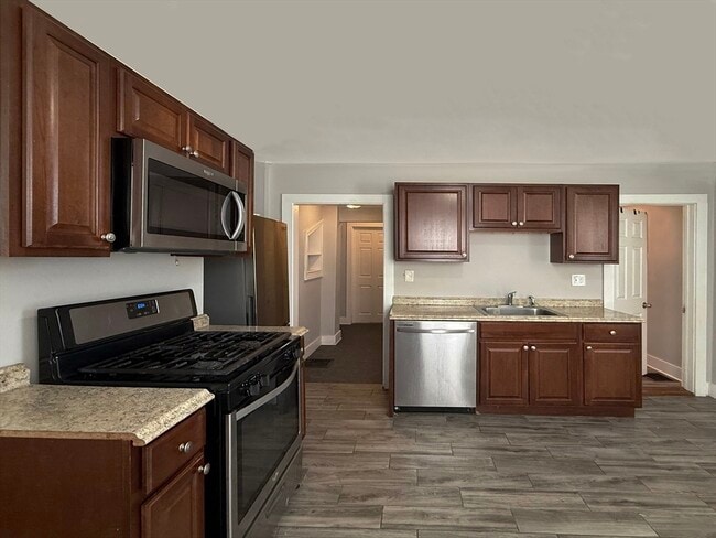 Building Photo - 227 Chestnut St Unit 1 Rental