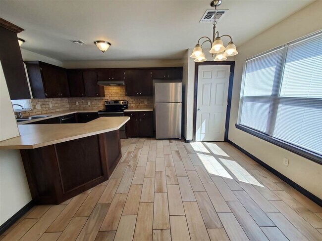 Photo - 415 NW Bell Ave