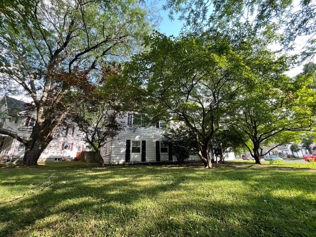 Building Photo - 1701 Ohio St