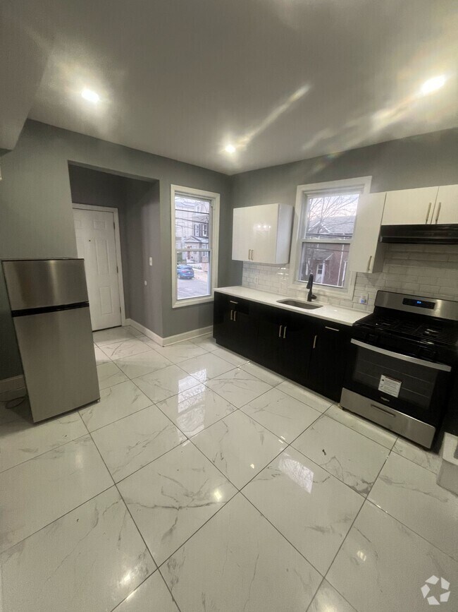 Building Photo - 145 Sherman Ave Unit 2 Rental