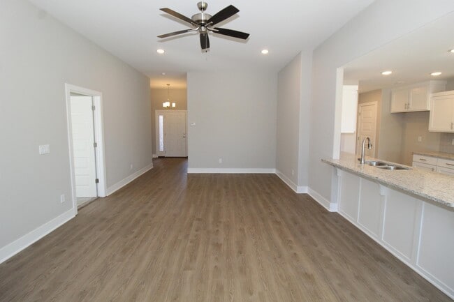 Photo - 588 Utah Ave