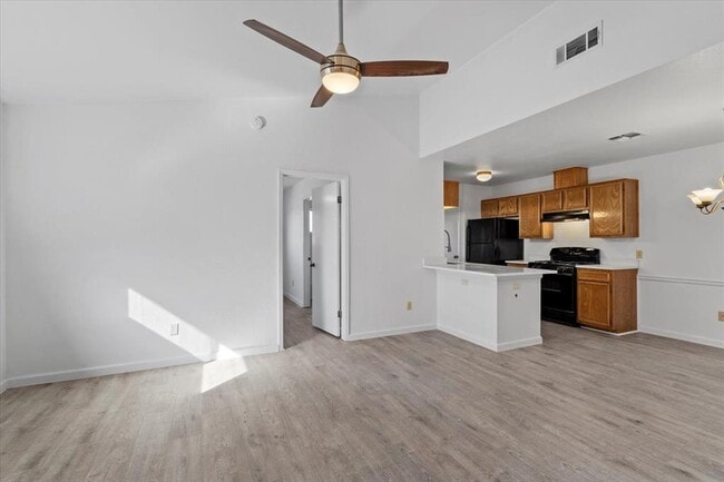 Photo - 1312 Zephyr Ln