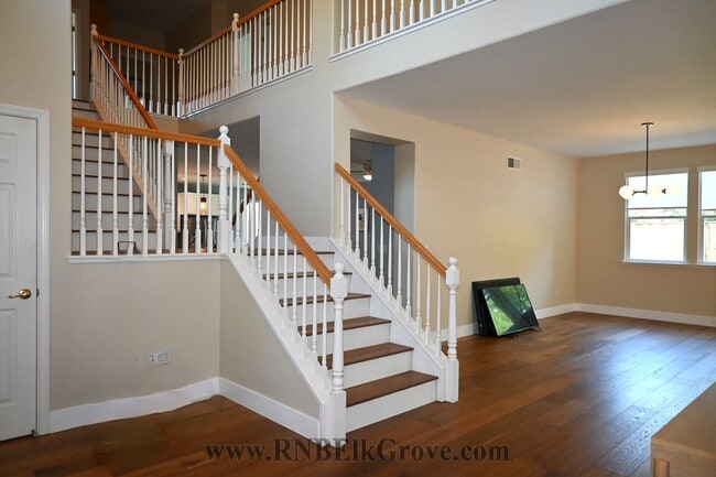 Photo - 5 Bedroom Home in Elk Grove! - Resident Benefit Package Property