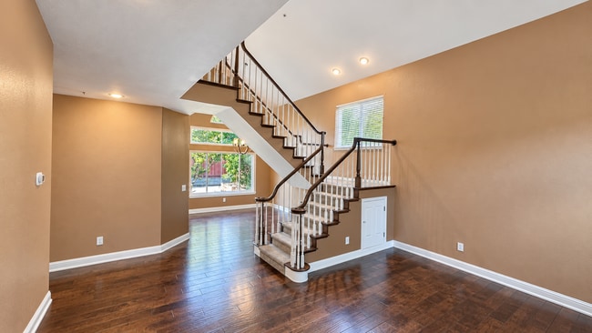 3878 Loch Lomand Way