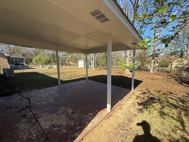 Photo - ** 3 Bed 2 Bath located in Regency Park ** call 334-366-9198 to schedule a self showing