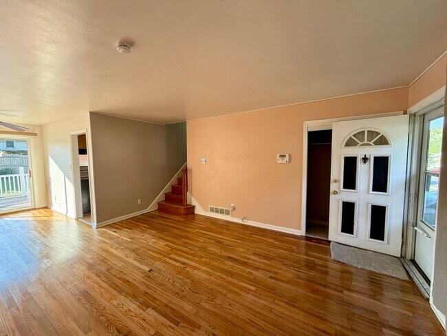 Photo - 18 Aquilla Ave