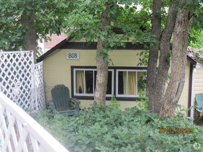 Building Photo - 808 Midland Ave Rental