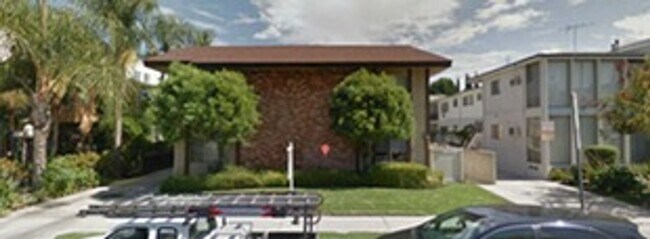 4338 Mammoth Ave Apts