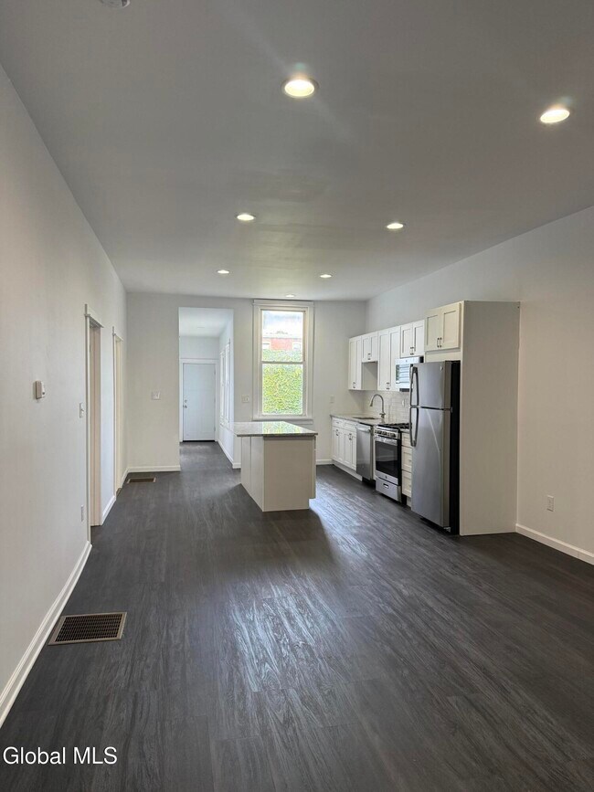 Photo - 104 George St Unit 2