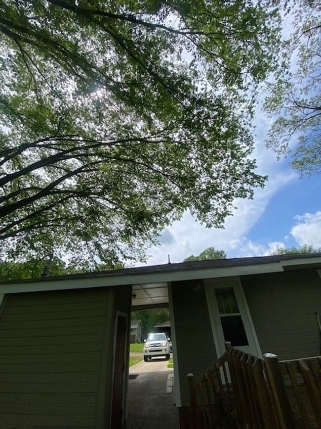 Photo - 250 Winfield St