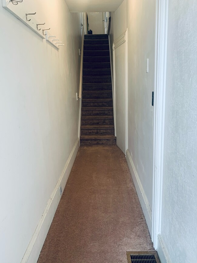 Entrance - 405 N Schanck Ave Unit Up Stairs