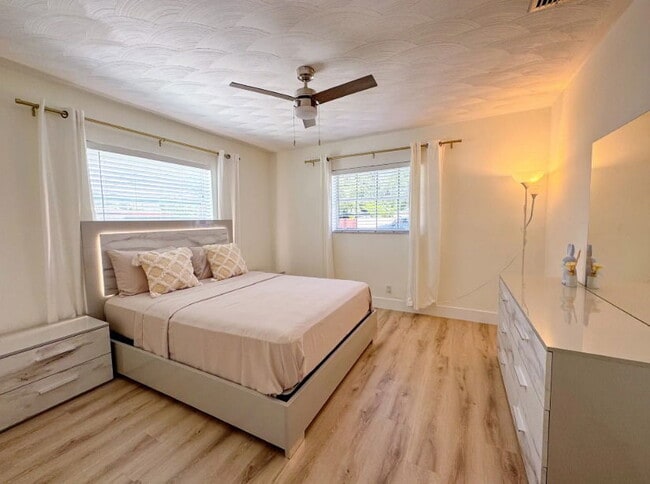 Photo - 3300 N 67th Ave