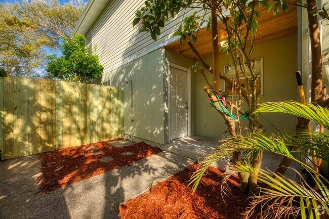 Building Photo - 203 E St- Rental