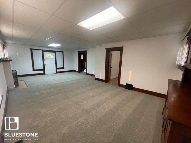 Photo - 121 NW 8th St
