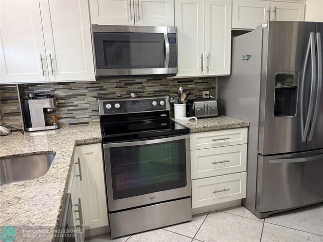 Photo - 1161 Hillsboro Mile Unit 305