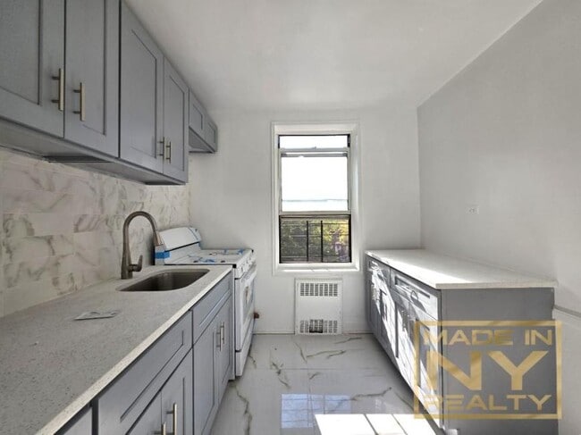 Building Photo - 1 bedroom in FOREST HILLS NY 11375 Unit 4H