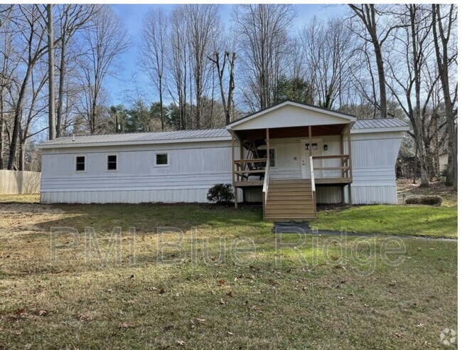 Building Photo - 2 bedroom 2 bathroom manufactured home.