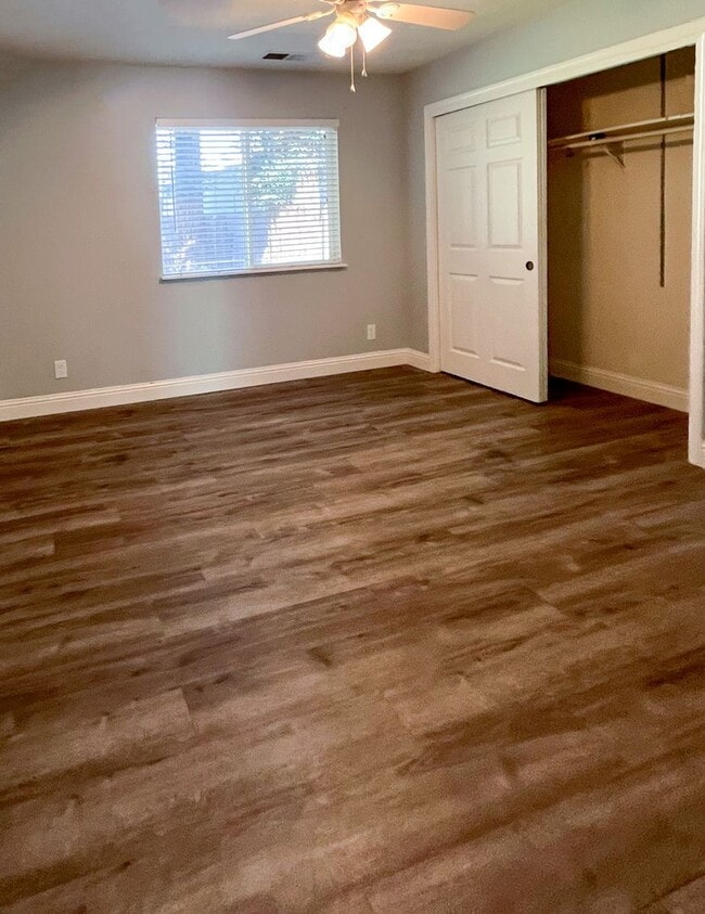 Photo - GO928#E & F-Lotti, Carole Kelly