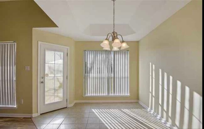 Photo - 608 S Cypress St