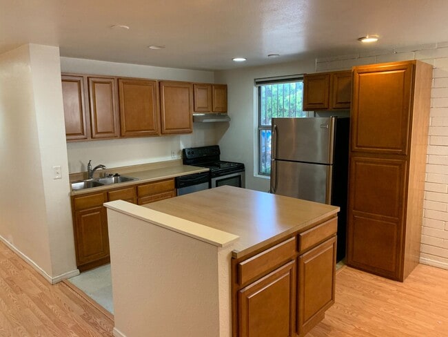 University Hillcrest - University Hillcrest Unidad Loft D- Lower