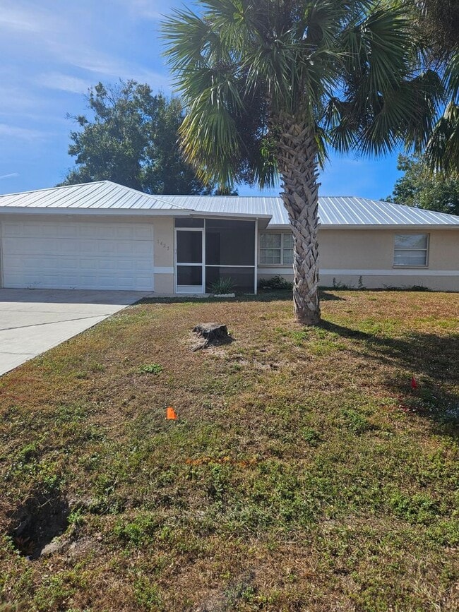 Building Photo - Single Family home in Port Charlotte