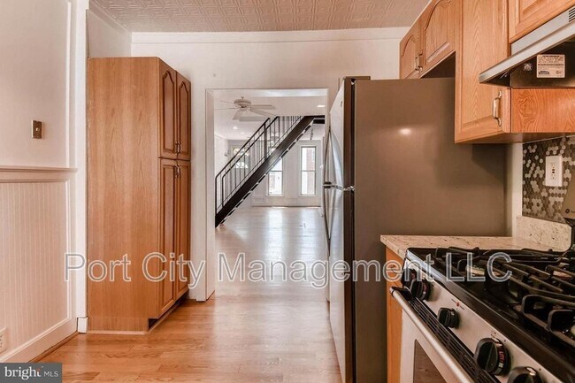 Photo - 3202 Fait Ave