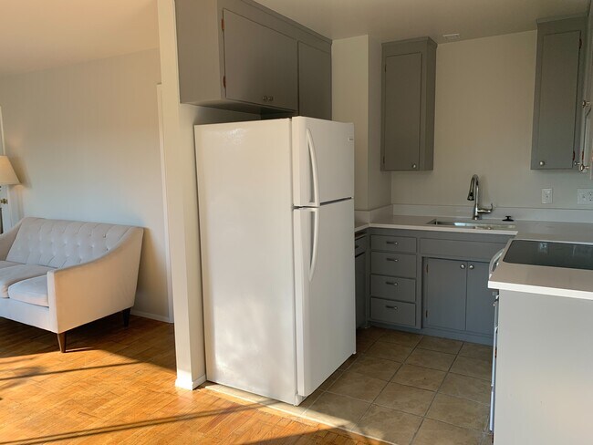 Photo - 1609 E Alder St Unit B