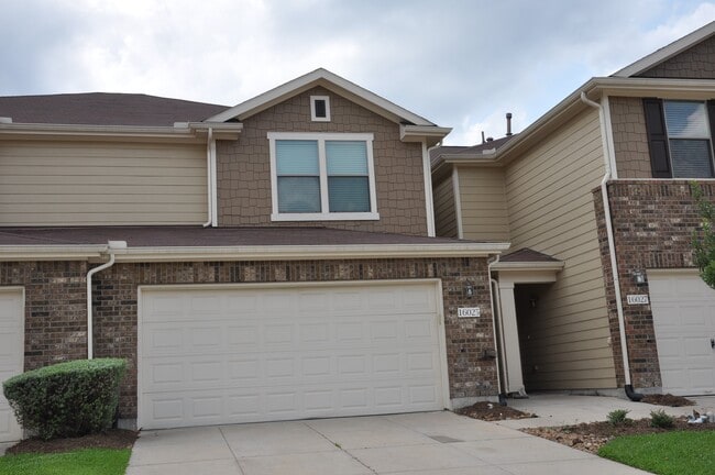 Photo - 16025 Summerville Lake Dr