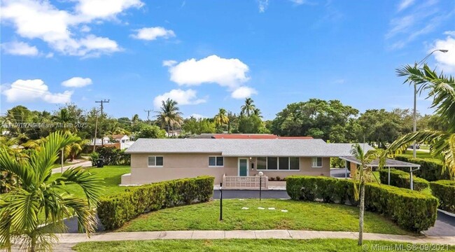 Photo - 1900 NE 180th St Casa