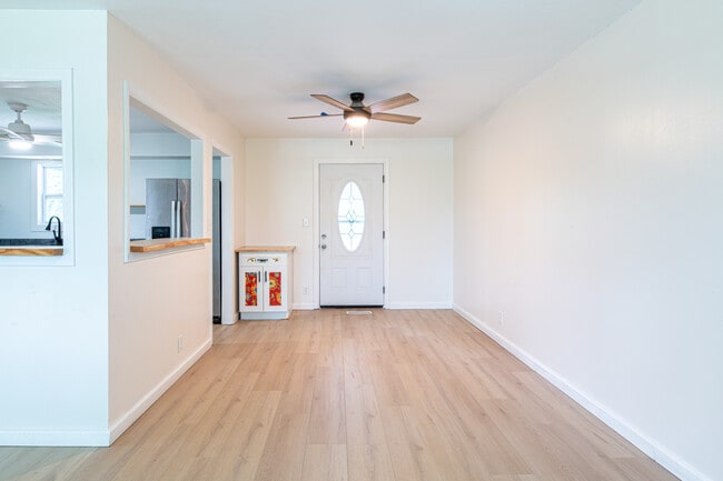 307 McMaster Pl